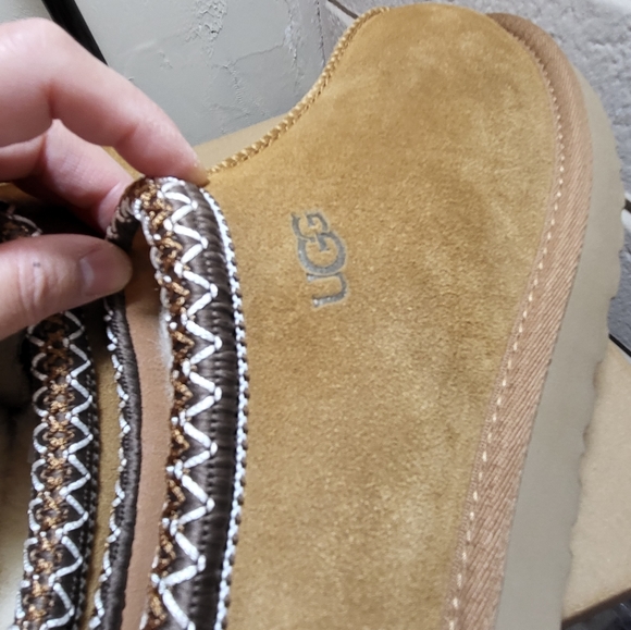 *** SOLD *** UGG Tasman Slipper 'Chestnut' 5955-CHE - Picture 11 of 16